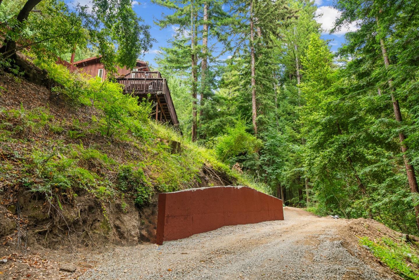 Detail Gallery Image 17 of 91 For 975 Logan Creek Rd, Boulder Creek,  CA 95006 - 4 Beds | 3 Baths