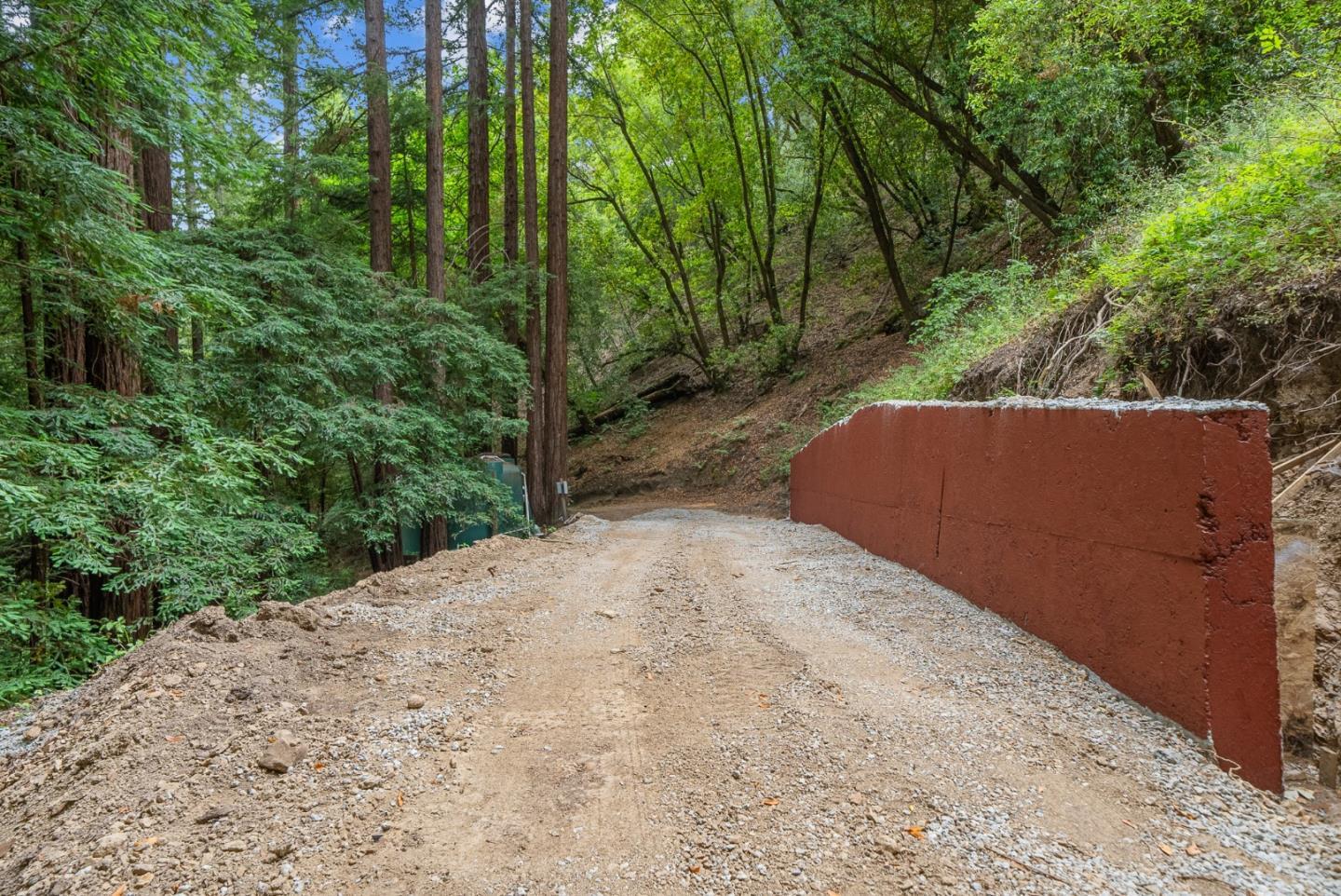 Detail Gallery Image 18 of 91 For 975 Logan Creek Rd, Boulder Creek,  CA 95006 - 4 Beds | 3 Baths