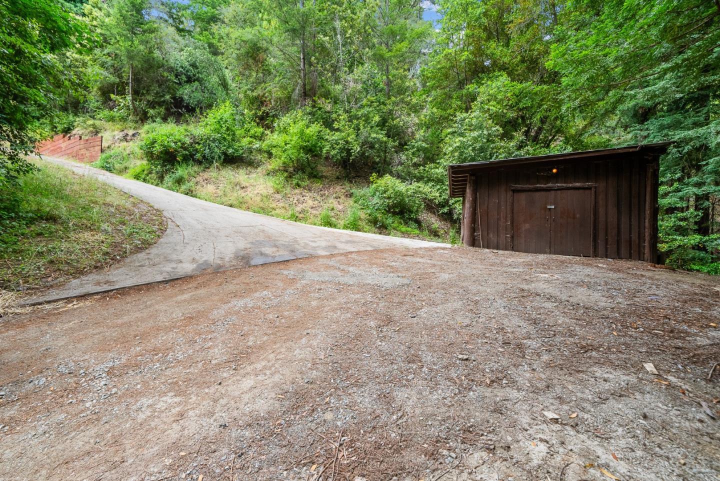 Detail Gallery Image 19 of 91 For 975 Logan Creek Rd, Boulder Creek,  CA 95006 - 4 Beds | 3 Baths