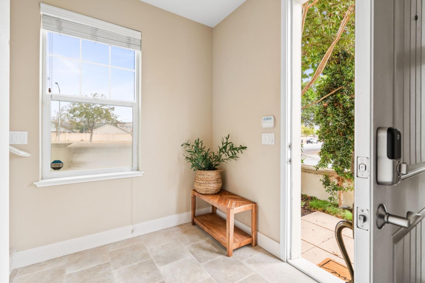 Detail Gallery Image 5 of 34 For 202 Triggs Ln, Morgan Hill,  CA 95037 - 2 Beds | 2/1 Baths