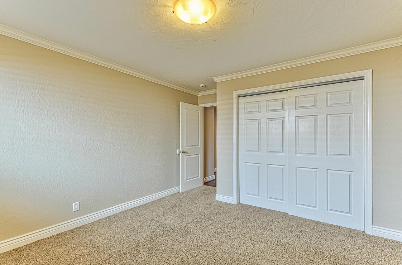 Detail Gallery Image 25 of 38 For 305 La Jolla Cir, Salinas,  CA 93901 - 3 Beds | 2/1 Baths