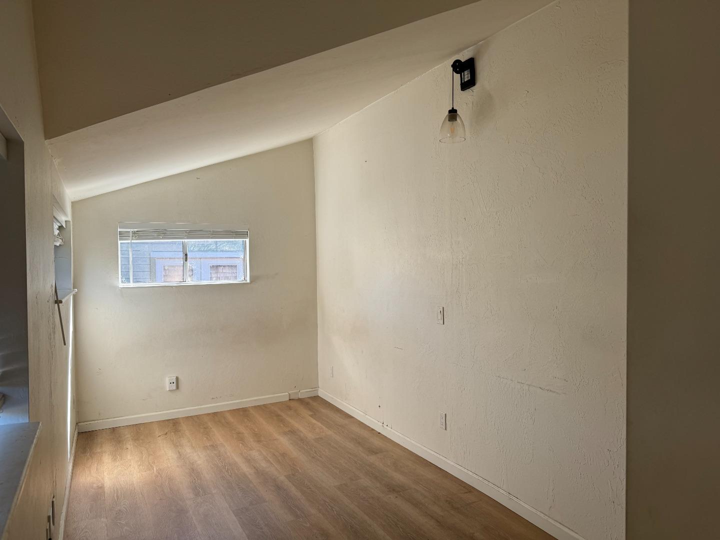 Detail Gallery Image 9 of 12 For 4230 Grace St, Capitola,  CA 95010 - 2 Beds | 1 Baths