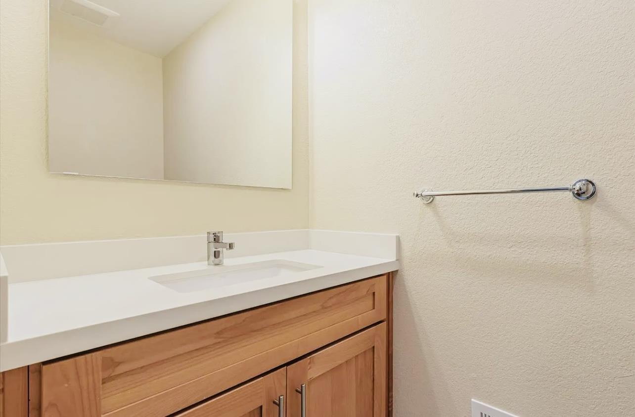 Detail Gallery Image 13 of 18 For 130-132 Brenton Ct #132,  Mountain View,  CA 94043 - 3 Beds | 2 Baths