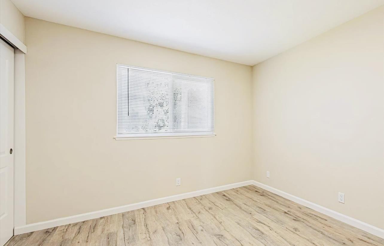 Detail Gallery Image 8 of 18 For 130-132 Brenton Ct #132,  Mountain View,  CA 94043 - 3 Beds | 2 Baths