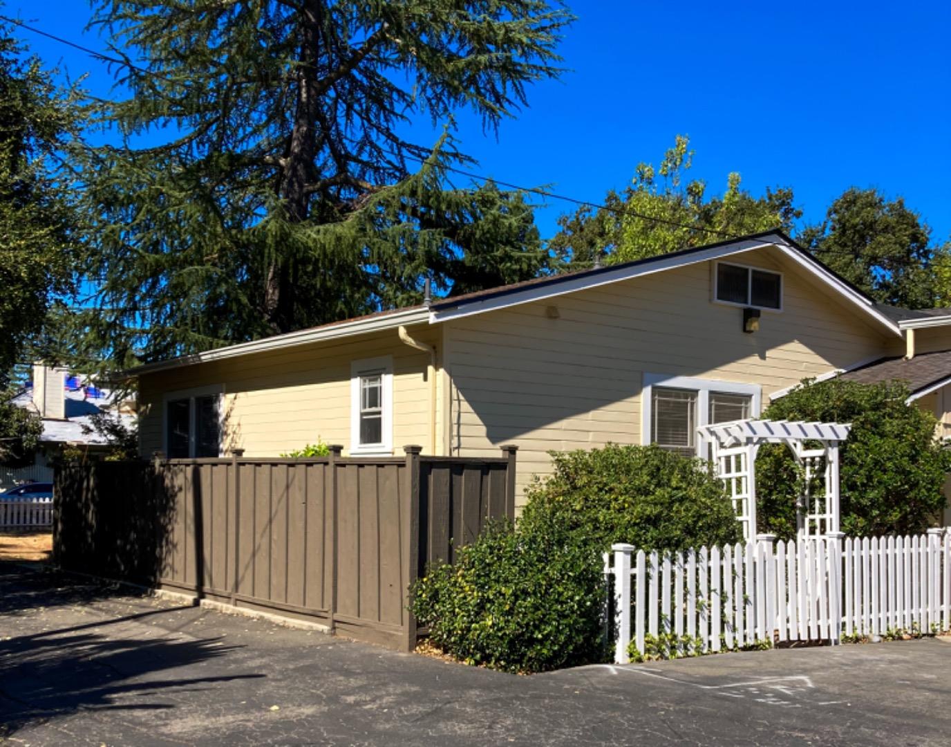 Detail Gallery Image 18 of 23 For 922 Mountain View Dr, Lafayette,  CA 94549 - 2 Beds | 1 Baths