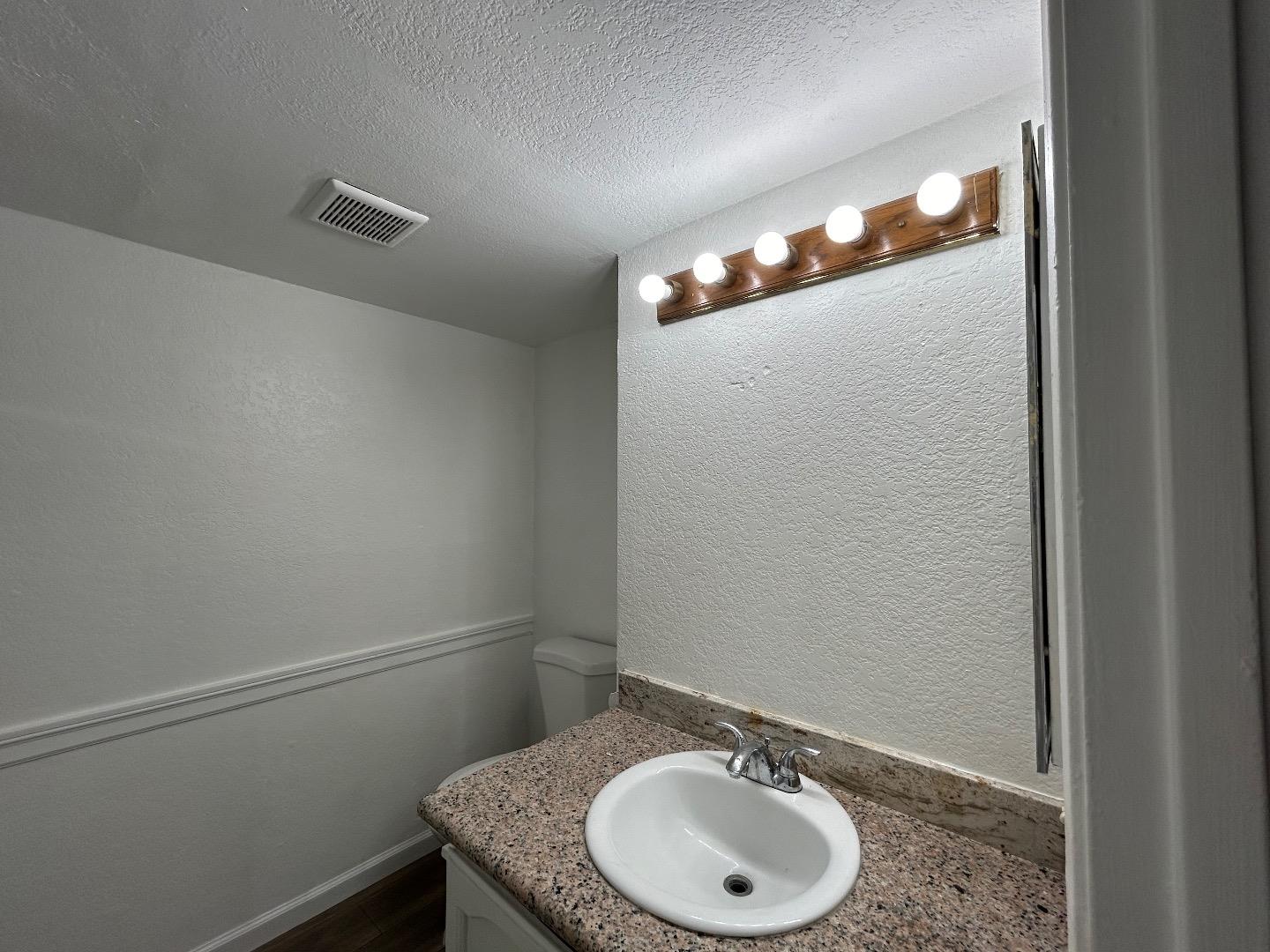 Detail Gallery Image 13 of 34 For 3079 Parody Way, Sacramento,  CA 95833 - 4 Beds | 2/1 Baths