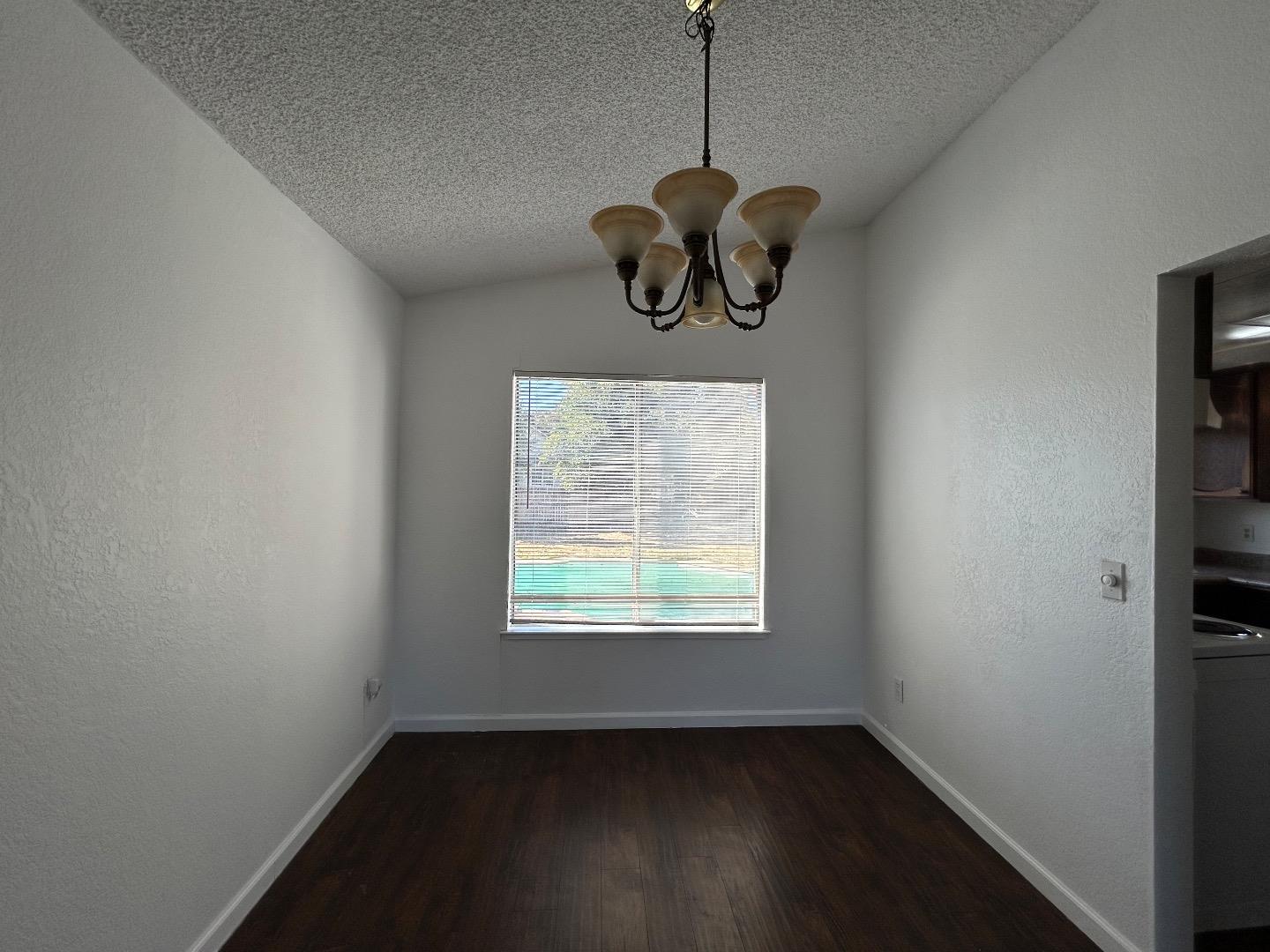 Detail Gallery Image 5 of 34 For 3079 Parody Way, Sacramento,  CA 95833 - 4 Beds | 2/1 Baths