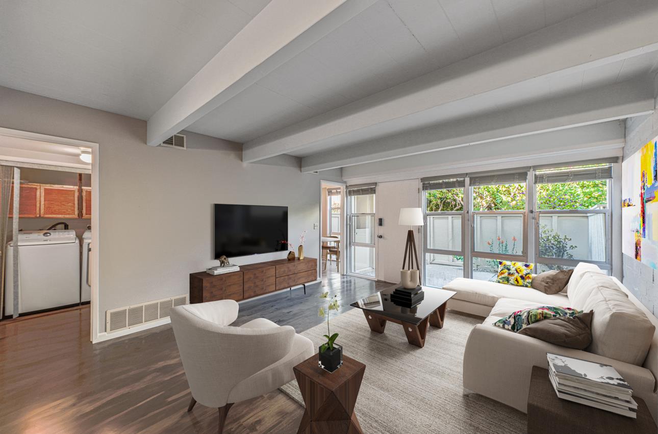 Detail Gallery Image 1 of 30 For 451 Dela Vina Ave #207,  Monterey,  CA 93940 - 2 Beds | 1/1 Baths