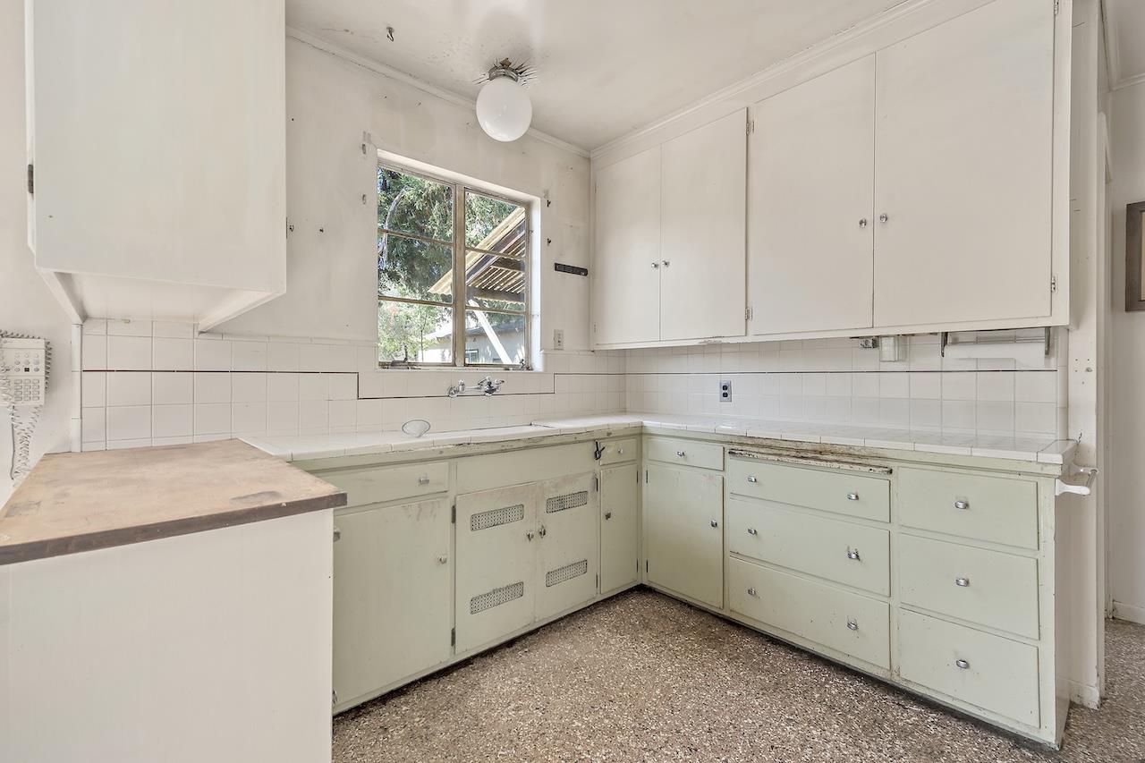 Detail Gallery Image 6 of 15 For 121 Santa Rita Ave, Palo Alto,  CA 94301 - 2 Beds | 1 Baths