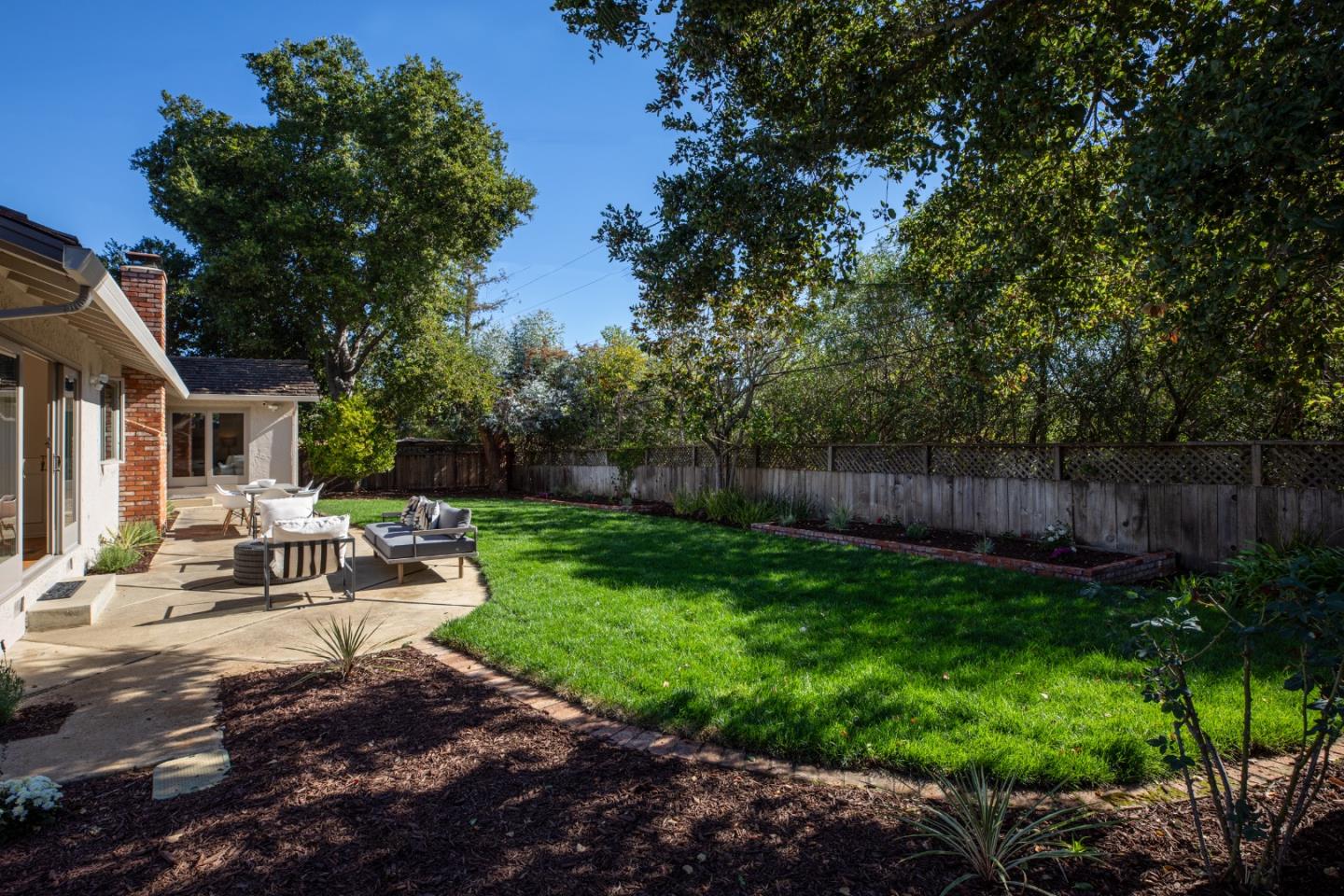 Detail Gallery Image 18 of 19 For 862 Renetta Ct, Los Altos,  CA 94024 - 3 Beds | 3/1 Baths