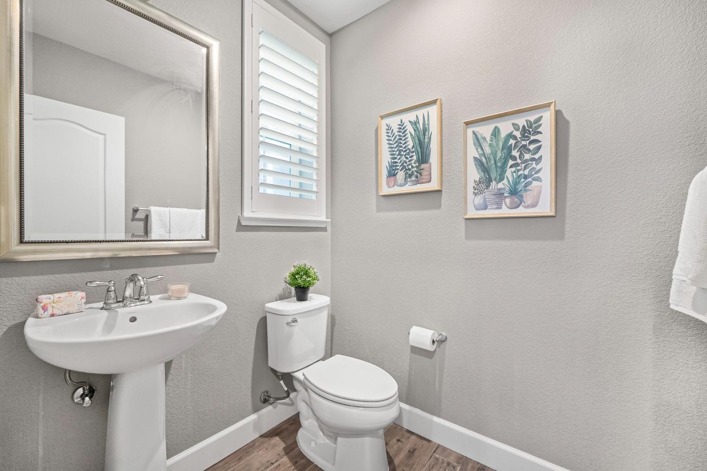 Detail Gallery Image 7 of 24 For 57 Austin Ave, Hayward,  CA 94544 - 4 Beds | 3/1 Baths