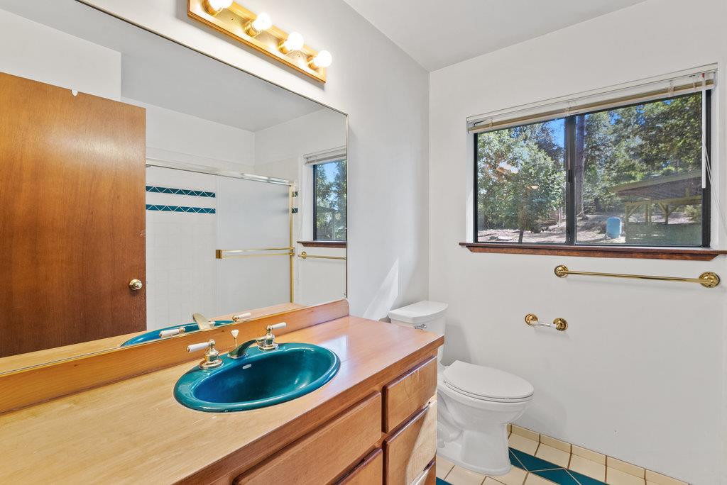 Detail Gallery Image 9 of 32 For 1600 Pine Flat Rd, Santa Cruz,  CA 95060 - 3 Beds | 1 Baths