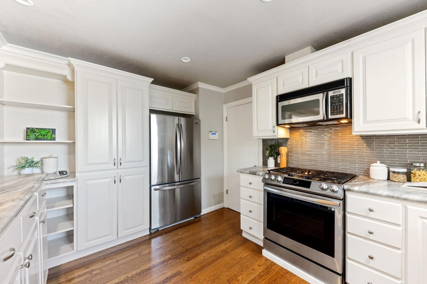 Detail Gallery Image 17 of 47 For 2920 Sunset Ter, San Mateo,  CA 94403 - 3 Beds | 2 Baths