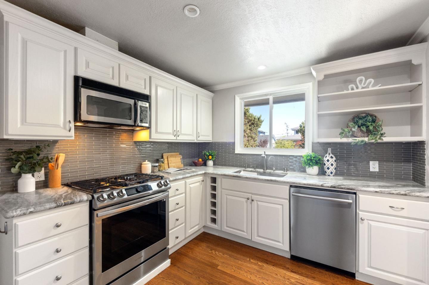 Detail Gallery Image 18 of 47 For 2920 Sunset Ter, San Mateo,  CA 94403 - 3 Beds | 2 Baths