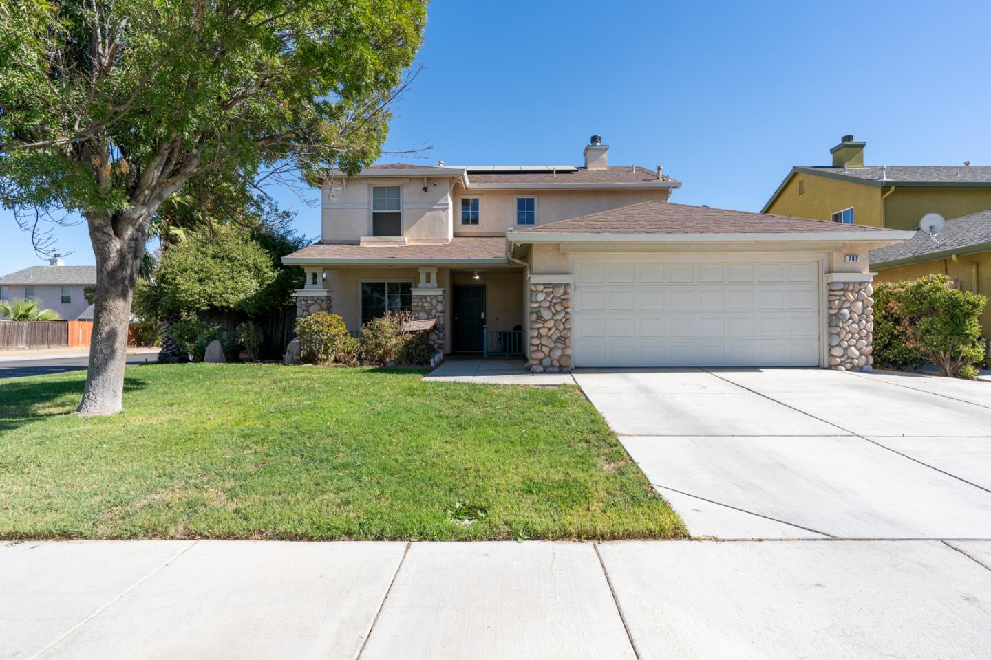 702 Harlequin Ct, Los Banos, CA 93635