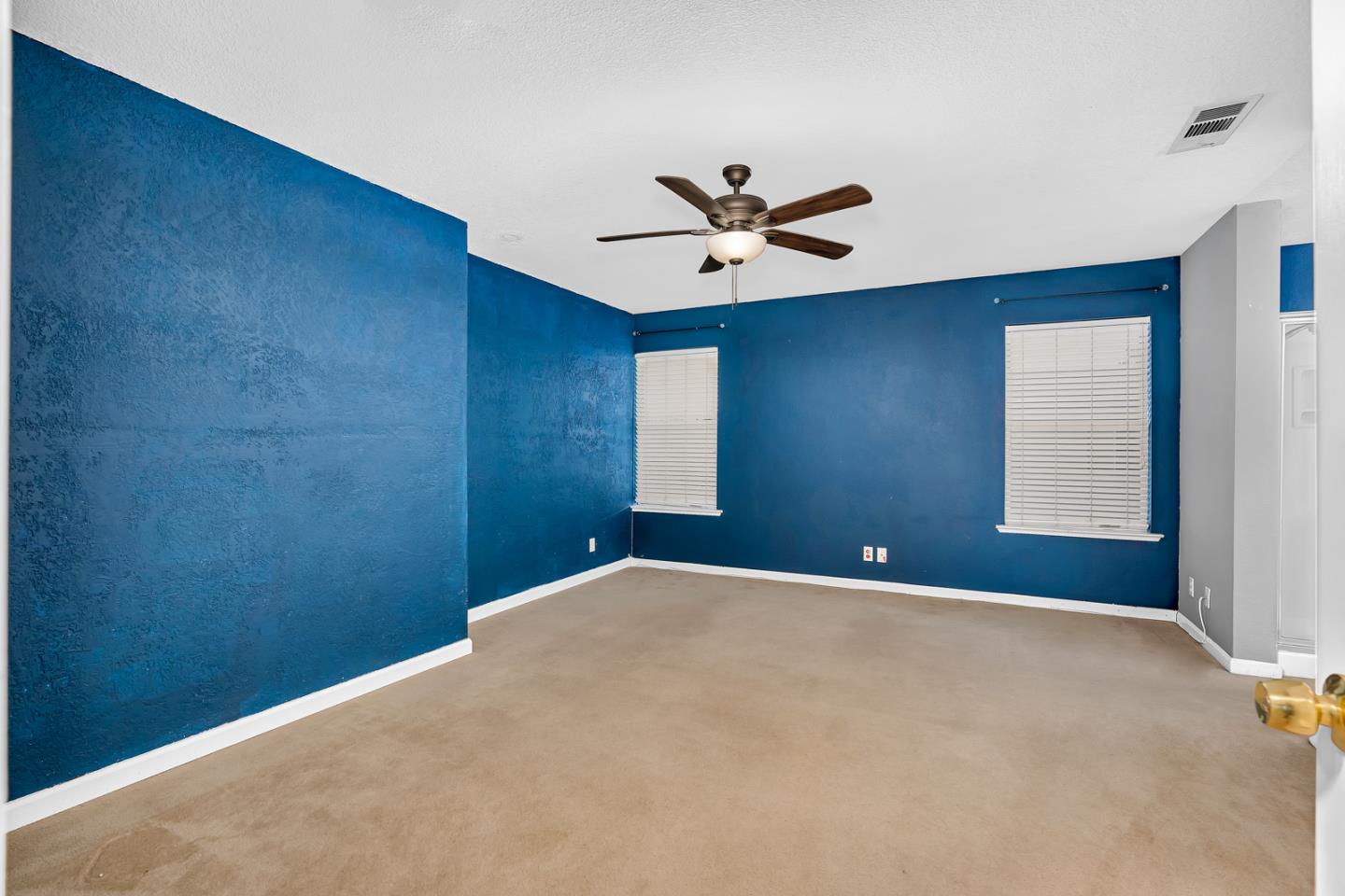 Detail Gallery Image 24 of 46 For 702 Harlequin Ct, Los Banos,  CA 93635 - 4 Beds | 2/1 Baths