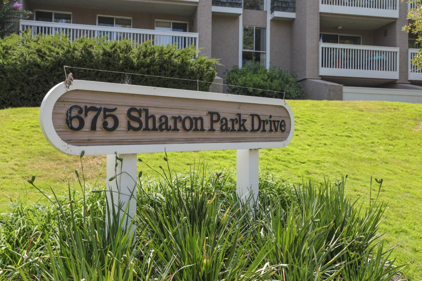 Detail Gallery Image 1 of 17 For 675 Sharon Park Dr #322,  Menlo Park,  CA 94025 - 1 Beds | 1 Baths