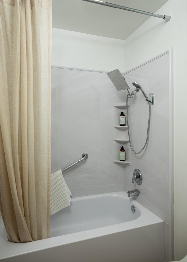 Detail Gallery Image 11 of 17 For 675 Sharon Park Dr #322,  Menlo Park,  CA 94025 - 1 Beds | 1 Baths