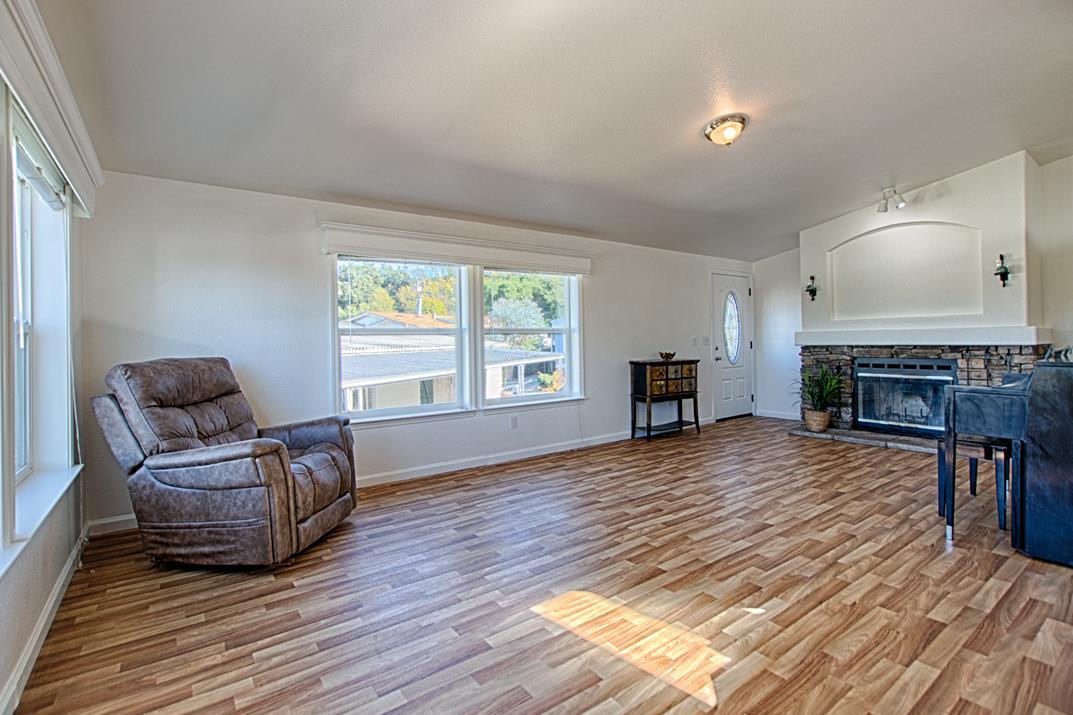 Detail Gallery Image 7 of 26 For 444 Whispering Pines Dr #93,  Scotts Valley,  CA 95066 - 3 Beds | 2 Baths