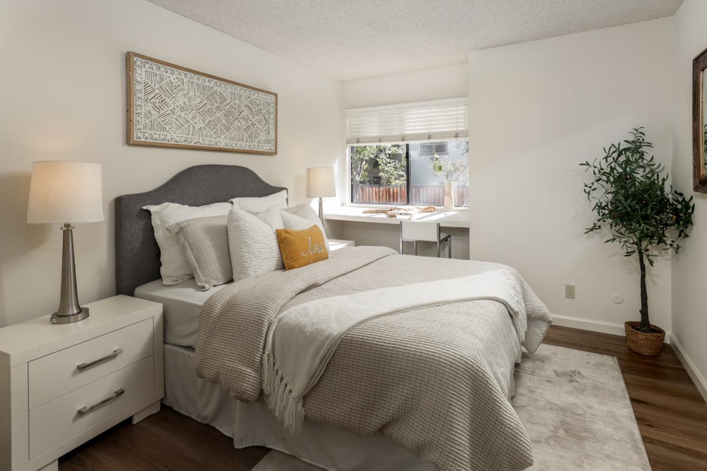 Detail Gallery Image 7 of 11 For 940 Kiely Blvd #I,  Santa Clara,  CA 95051 - 2 Beds | 1 Baths