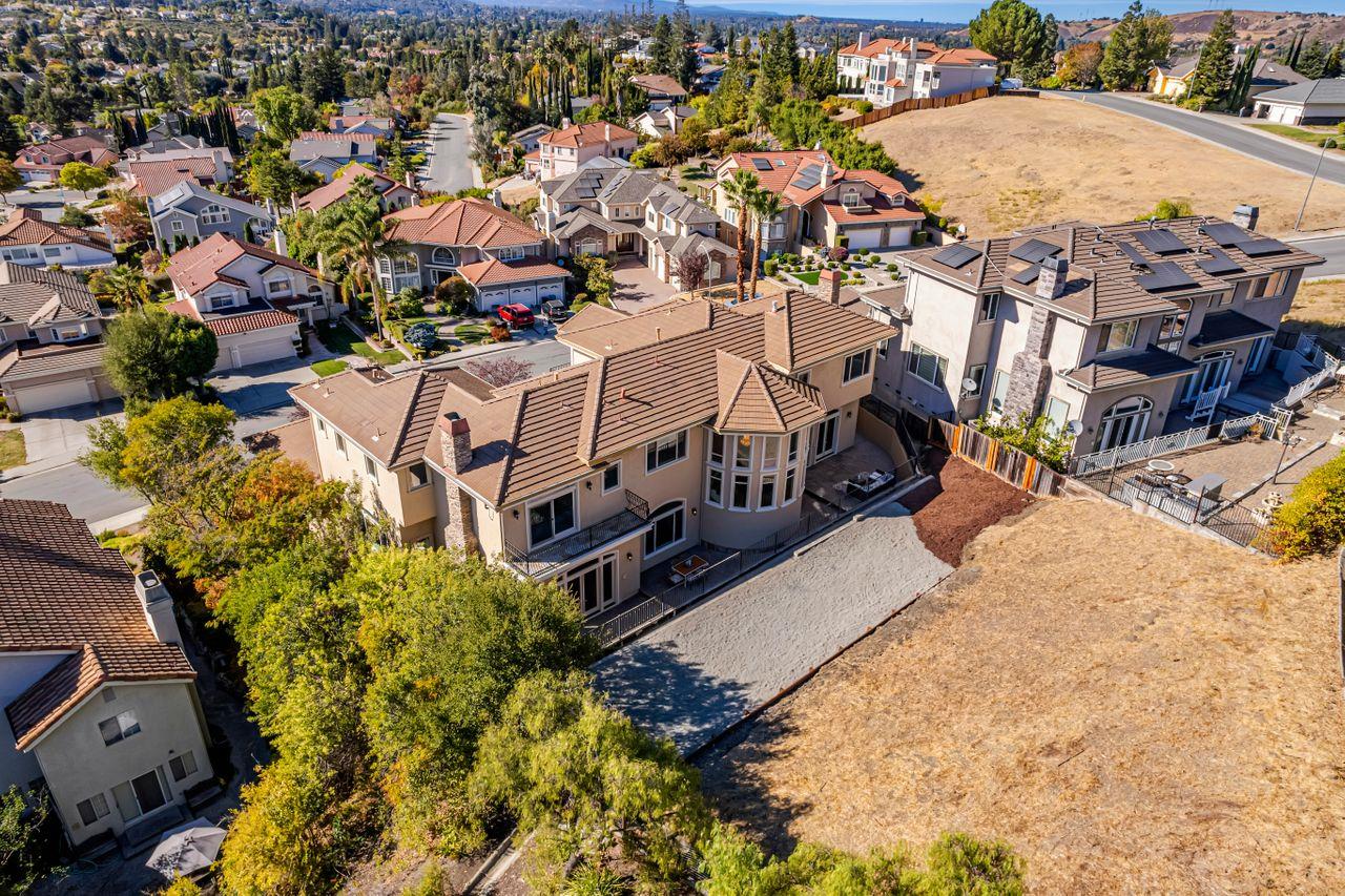 Detail Gallery Image 41 of 61 For 7076 Kindra Hill Dr, San Jose,  CA 95120 - 4 Beds | 4/1 Baths