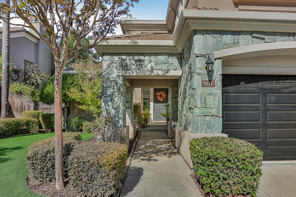 Detail Gallery Image 6 of 68 For 5689 Snowdon Pl, San Jose,  CA 95138 - 4 Beds | 3/1 Baths