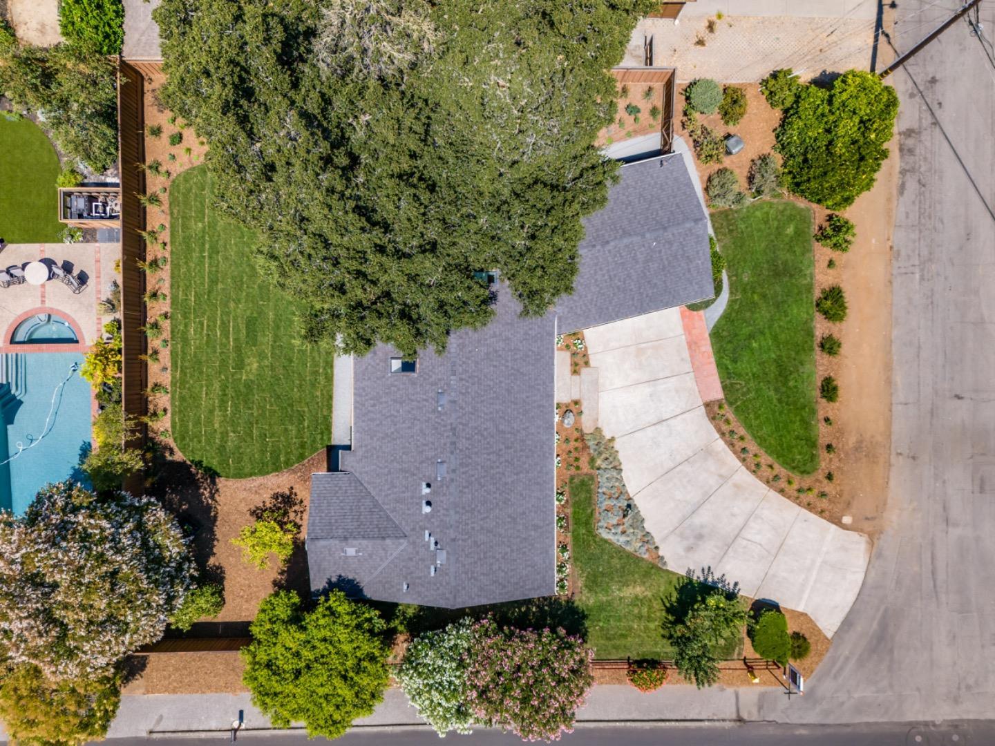 Detail Gallery Image 9 of 44 For 686 Teresi Ln, Los Altos,  CA 94024 - 4 Beds | 2 Baths