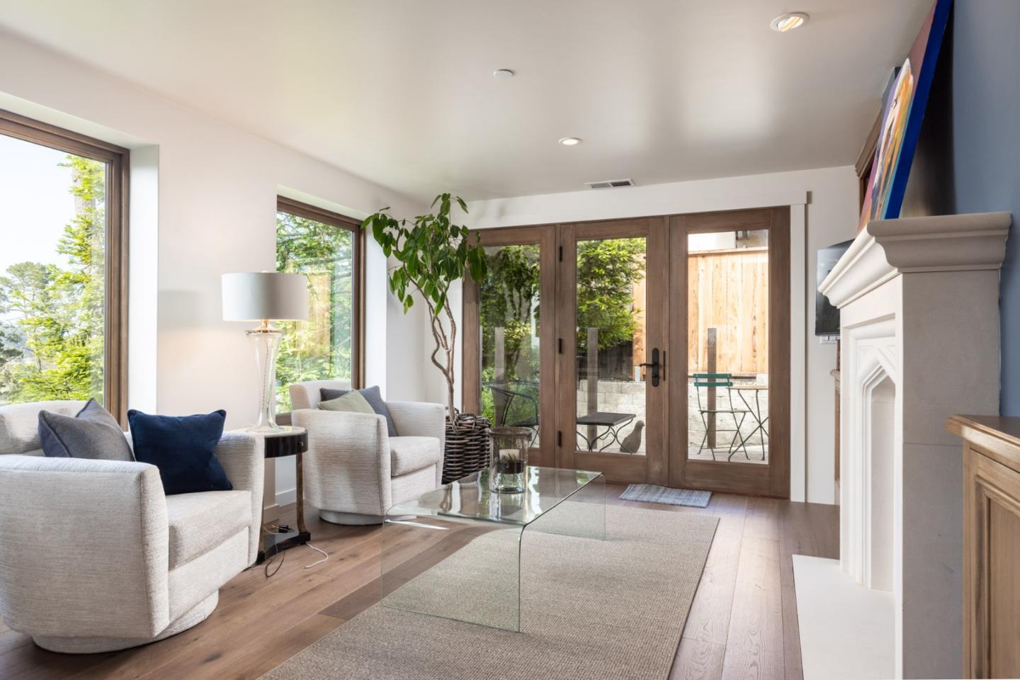 Detail Gallery Image 10 of 21 For 24308 San Juan Rd, Carmel,  CA 93923 - 4 Beds | 3/1 Baths