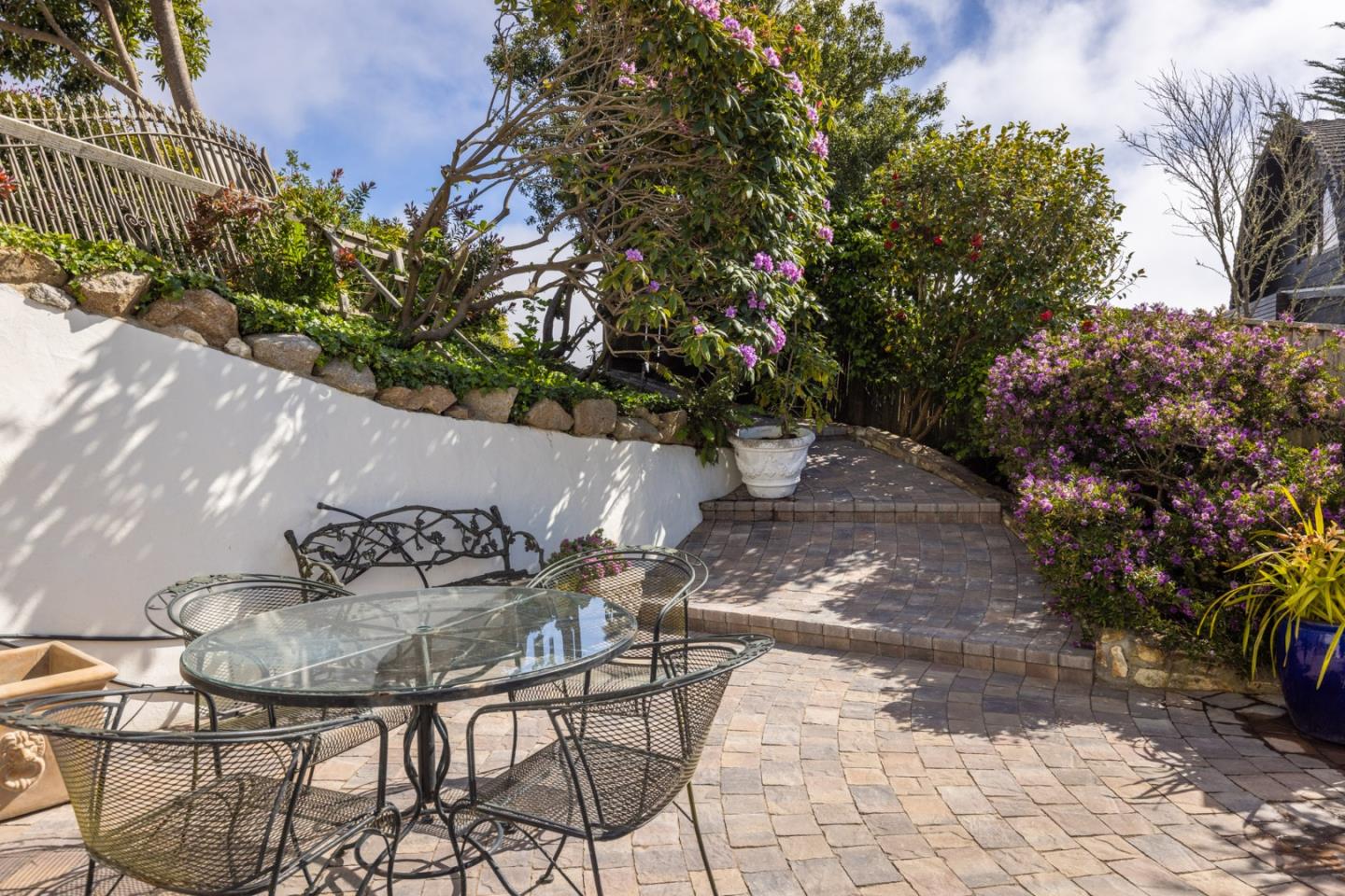 Detail Gallery Image 14 of 21 For 24308 San Juan Rd, Carmel,  CA 93923 - 4 Beds | 3/1 Baths