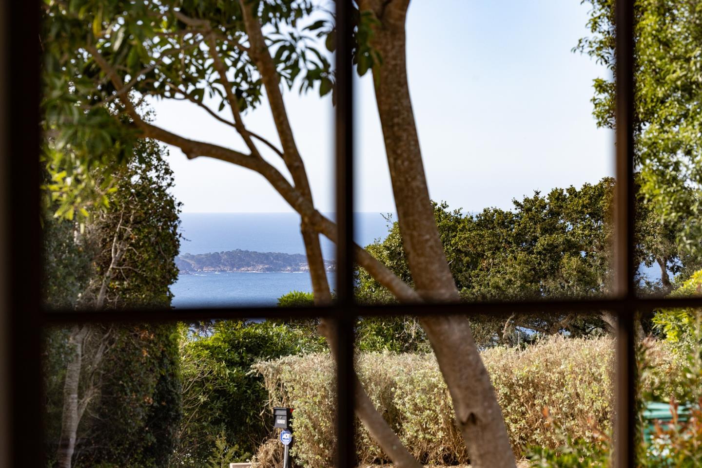 Detail Gallery Image 2 of 21 For 24308 San Juan Rd, Carmel,  CA 93923 - 4 Beds | 3/1 Baths