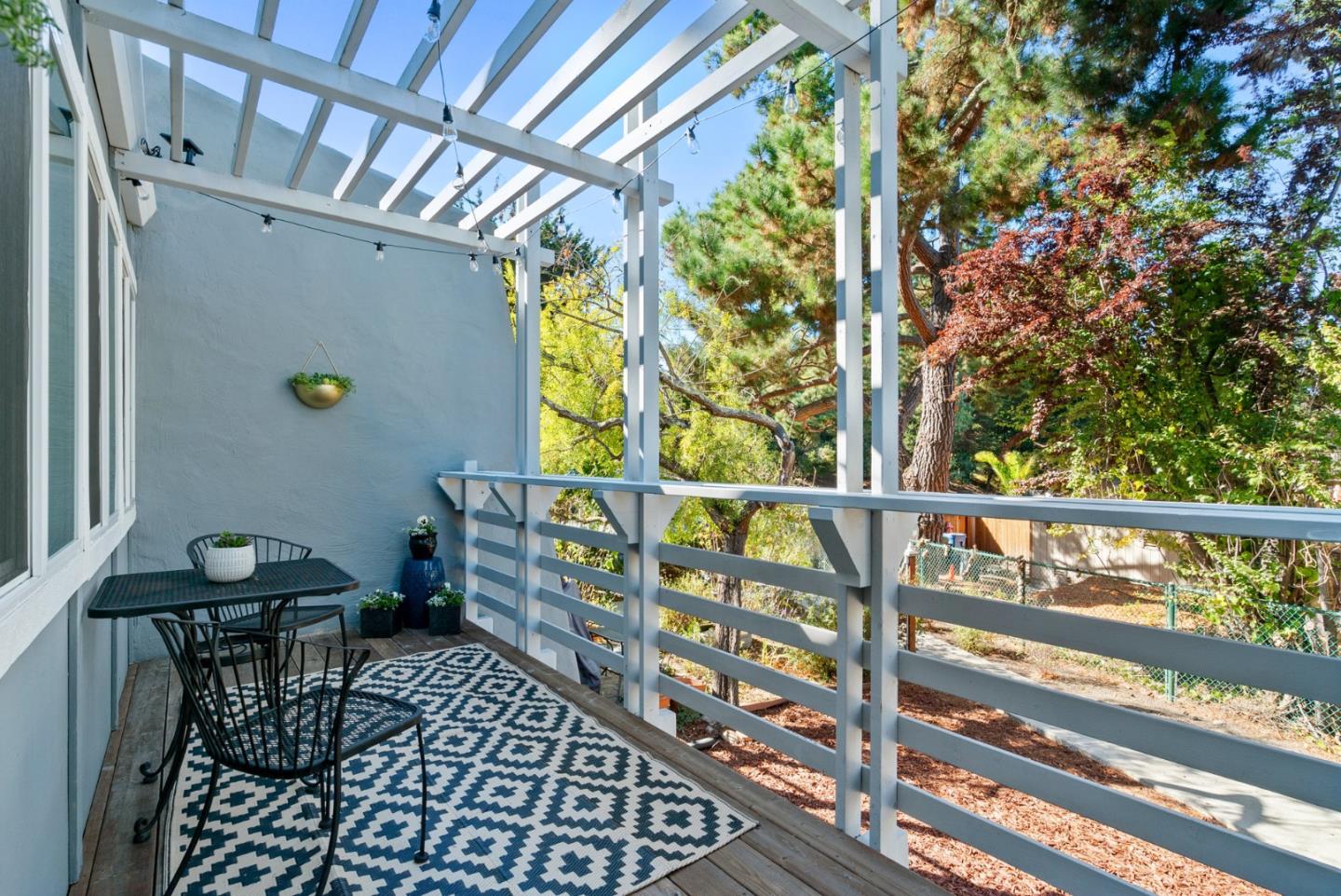 Detail Gallery Image 1 of 30 For 375 Sandalwood Dr, Aptos,  CA 95003 - 2 Beds | 1/1 Baths