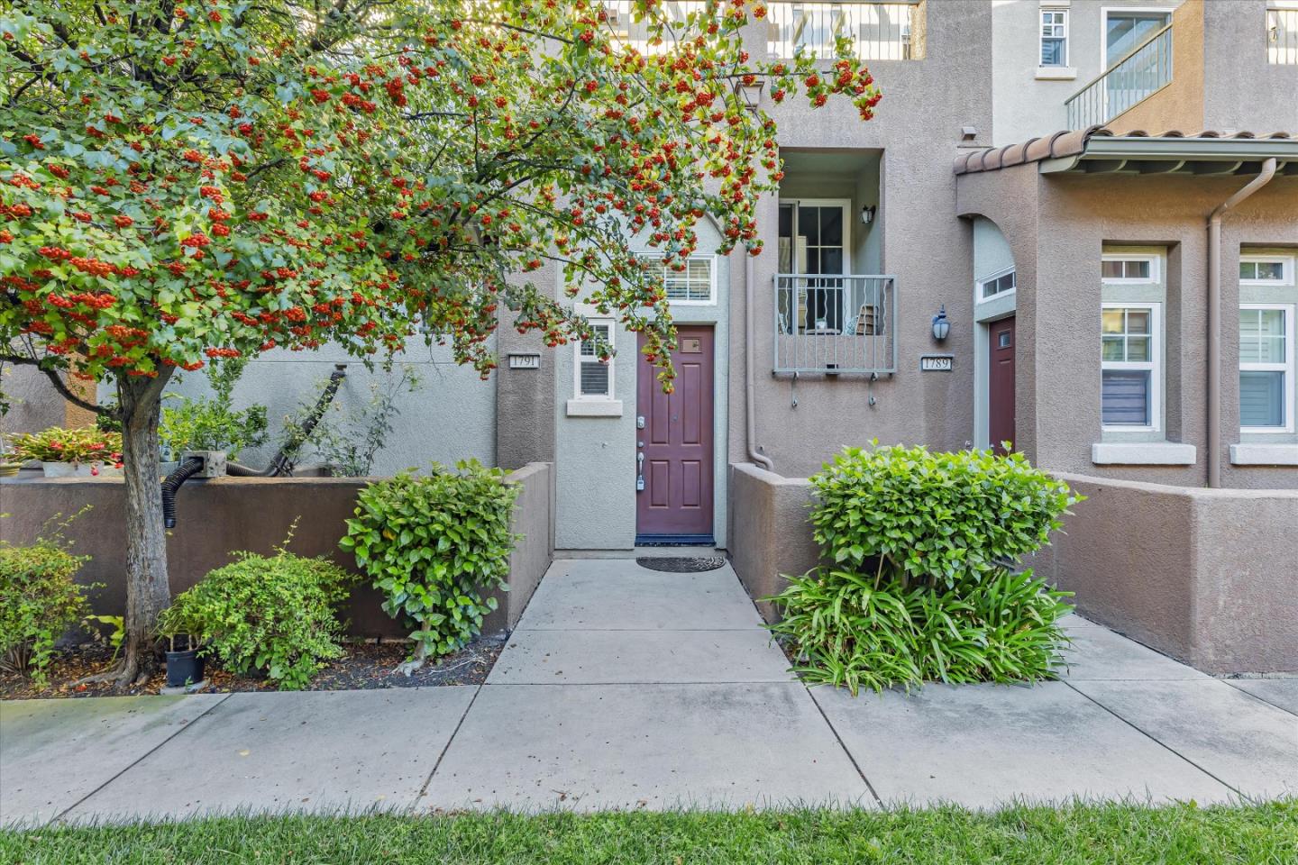 Detail Gallery Image 1 of 18 For 1791 Camino Leonor, San Jose,  CA 95131 - 2 Beds | 2 Baths