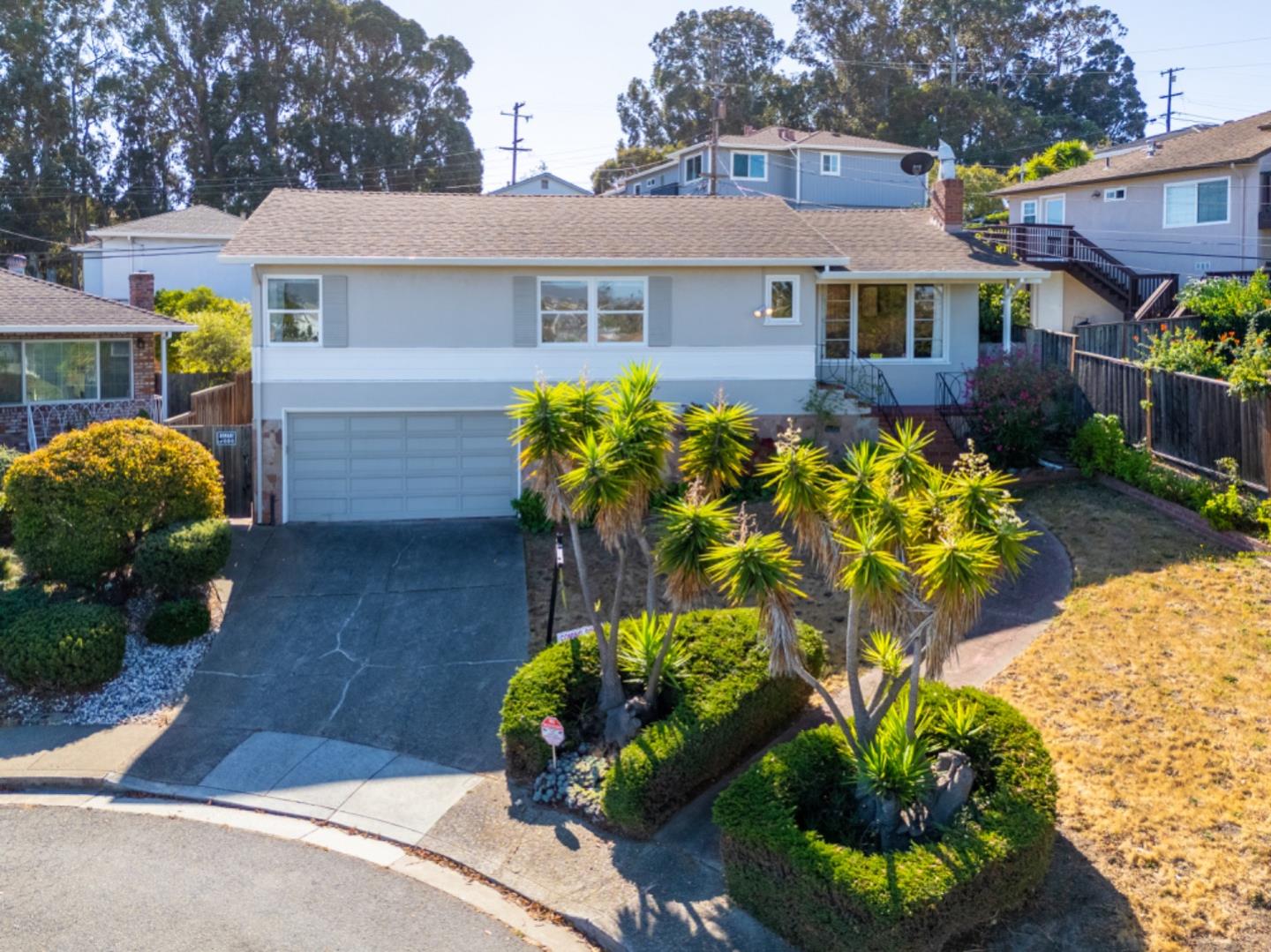 Detail Gallery Image 1 of 43 For 12 Heather Pl, Millbrae,  CA 94030 - 3 Beds | 2/1 Baths