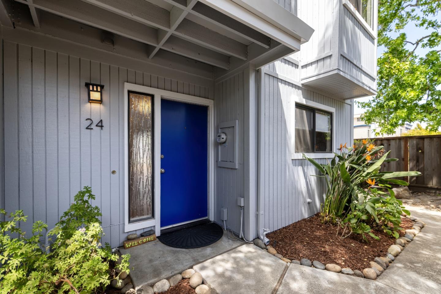 Detail Gallery Image 1 of 28 For 1200 Capitola Rd #24,  Santa Cruz,  CA 95062 - 3 Beds | 1/1 Baths