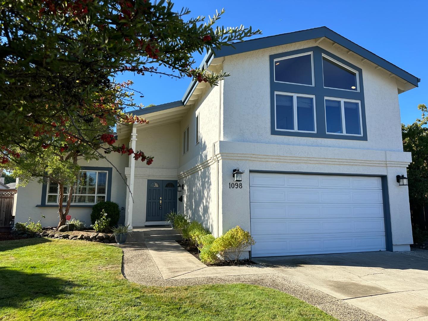 Detail Gallery Image 1 of 25 For 1098 Hatteras Ct, Foster City,  CA 94404 - 5 Beds | 3 Baths