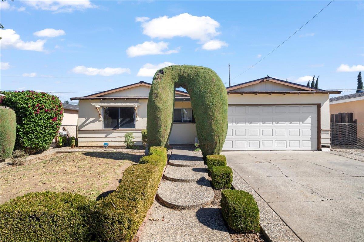 Detail Gallery Image 1 of 28 For 4136 San Bernardino Way, San Jose,  CA 95111 - 4 Beds | 2 Baths