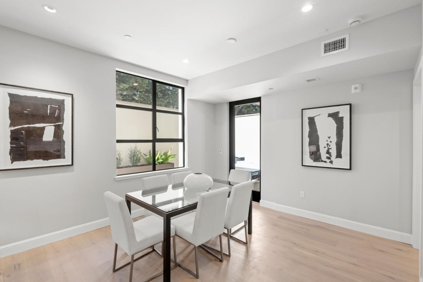 Detail Gallery Image 8 of 37 For 450 1st St #101,  Los Altos,  CA 94022 - 2 Beds | 1/1 Baths