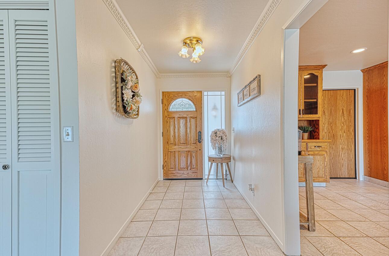 Detail Gallery Image 5 of 32 For 1519 Atherton Way, Salinas,  CA 93906 - 3 Beds | 2 Baths