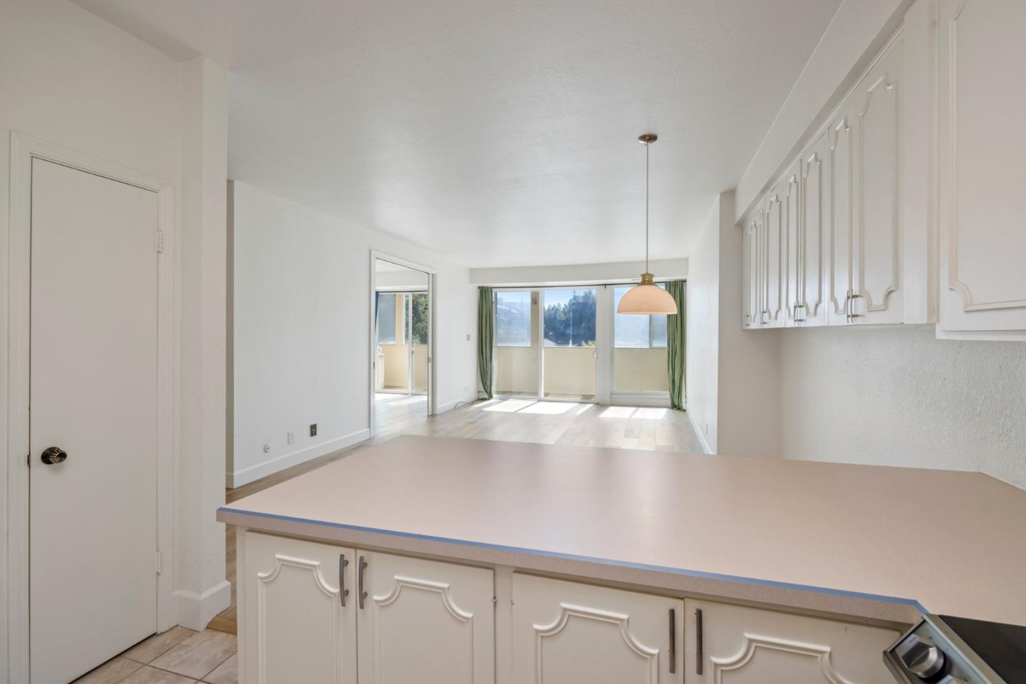 Detail Gallery Image 11 of 24 For 500 Fulton St #203,  Palo Alto,  CA 94301 - 2 Beds | 2 Baths