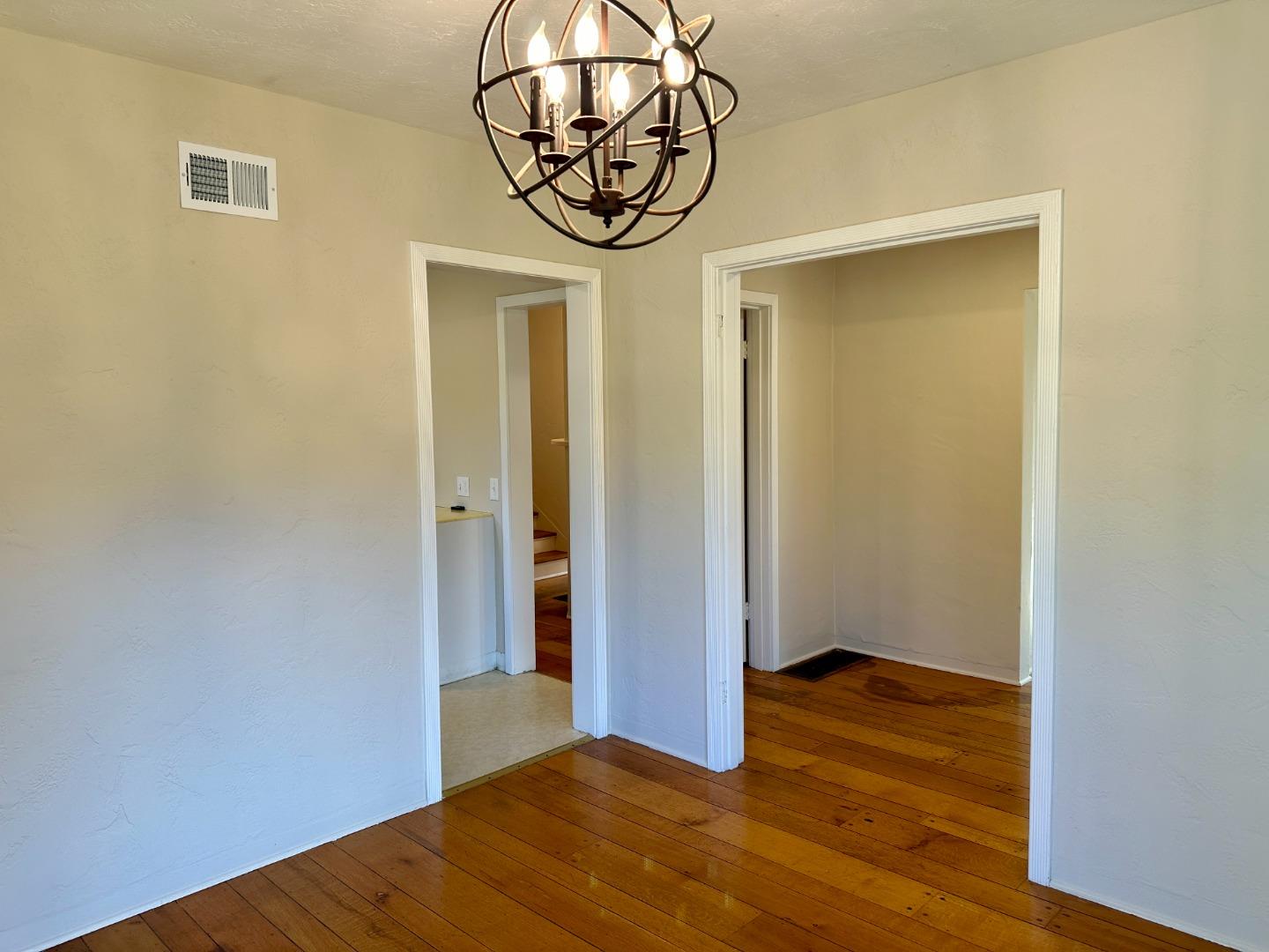 Detail Gallery Image 6 of 22 For 1705 King St, Santa Cruz,  CA 95060 - 3 Beds | 2 Baths