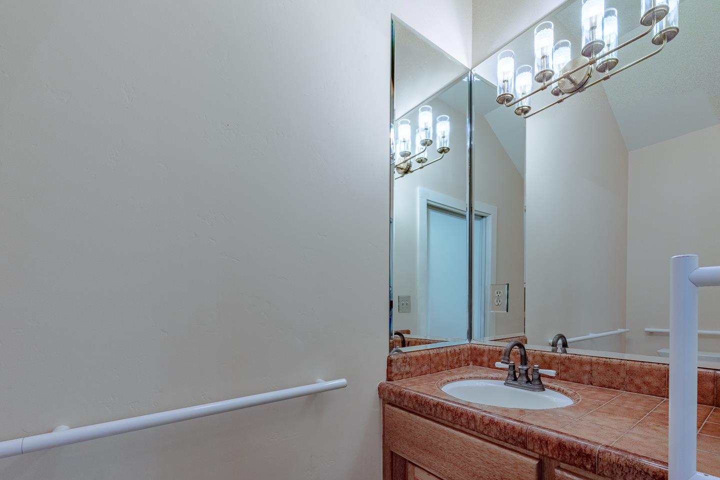 Detail Gallery Image 12 of 53 For 232 Union St, Santa Cruz,  CA 95060 - 3 Beds | 2/1 Baths