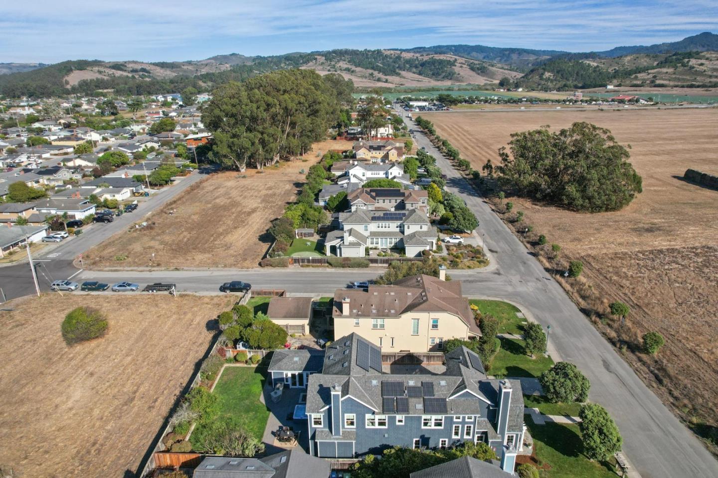 Detail Gallery Image 65 of 68 For 345 Seymour St, Half Moon Bay,  CA 94019 - 4 Beds | 3/1 Baths