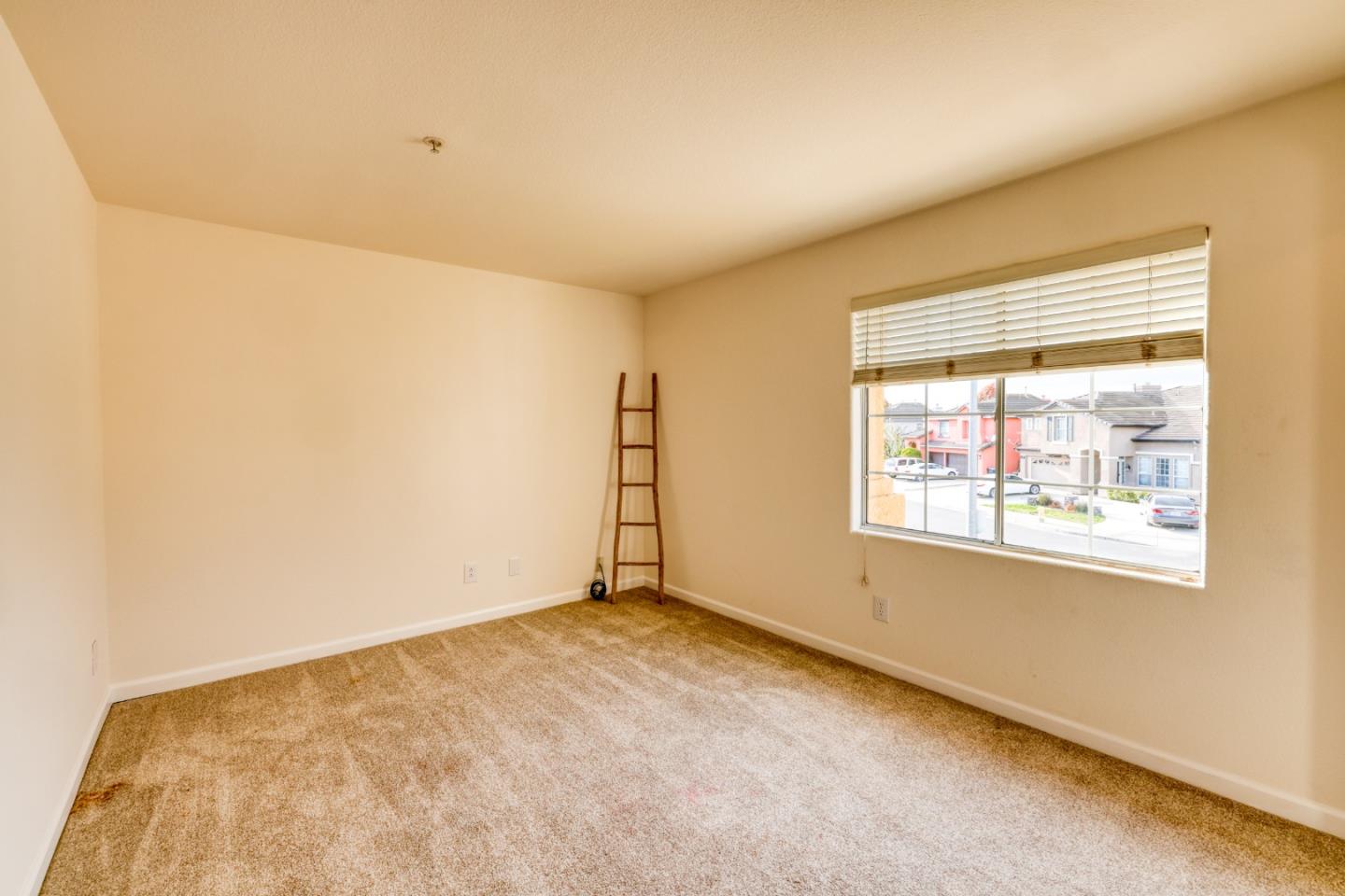 Detail Gallery Image 19 of 23 For 831 Mescal Ct, Salinas,  CA 93905 - 4 Beds | 2/1 Baths