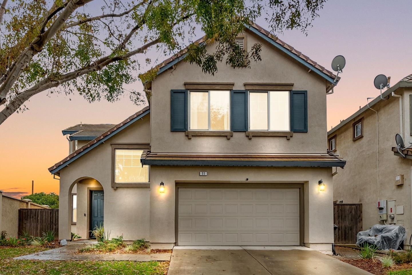 Detail Gallery Image 1 of 34 For 11 Cassia Ct, Pittsburg,  CA 94565 - 4 Beds | 2/1 Baths