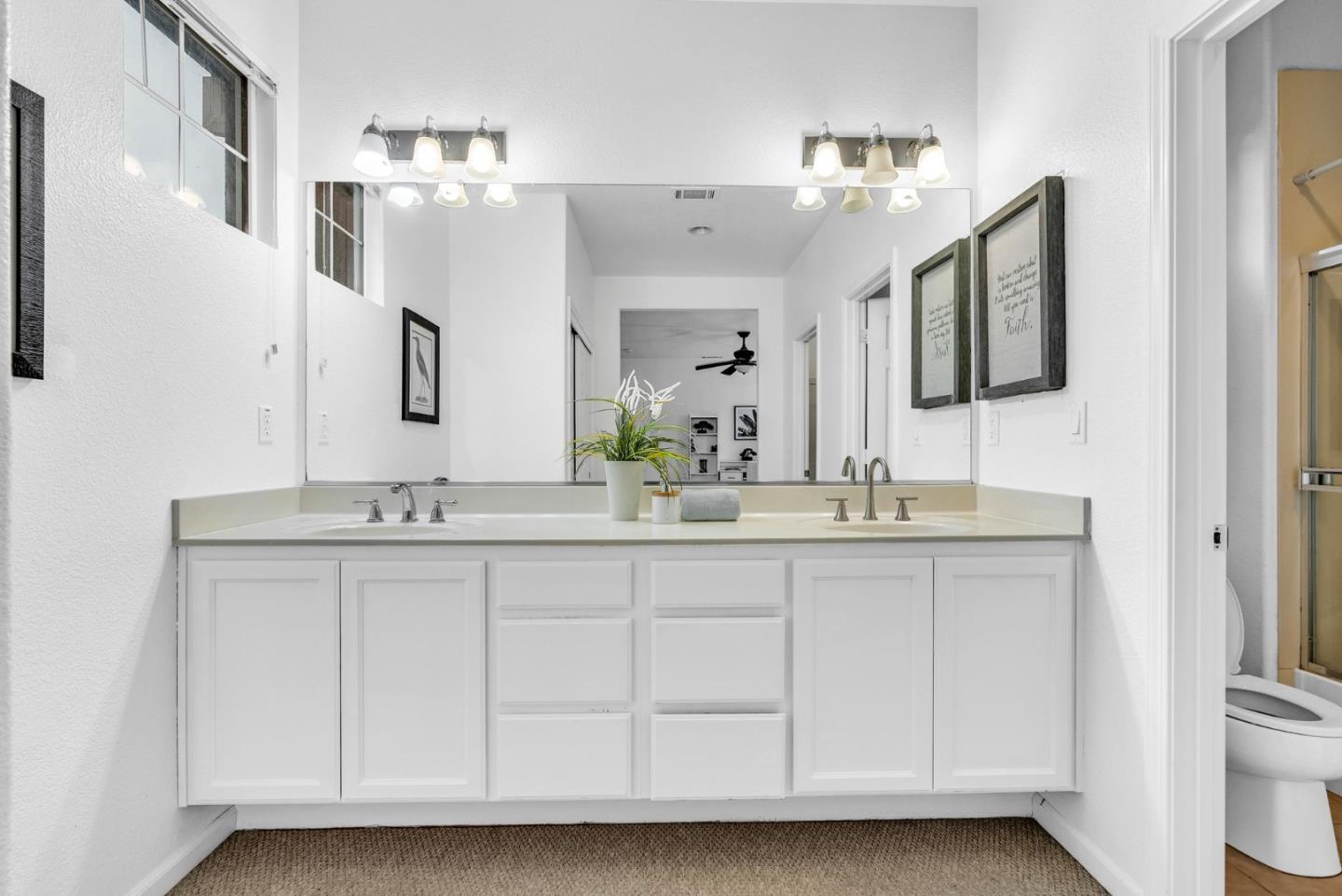 Detail Gallery Image 26 of 34 For 11 Cassia Ct, Pittsburg,  CA 94565 - 4 Beds | 2/1 Baths