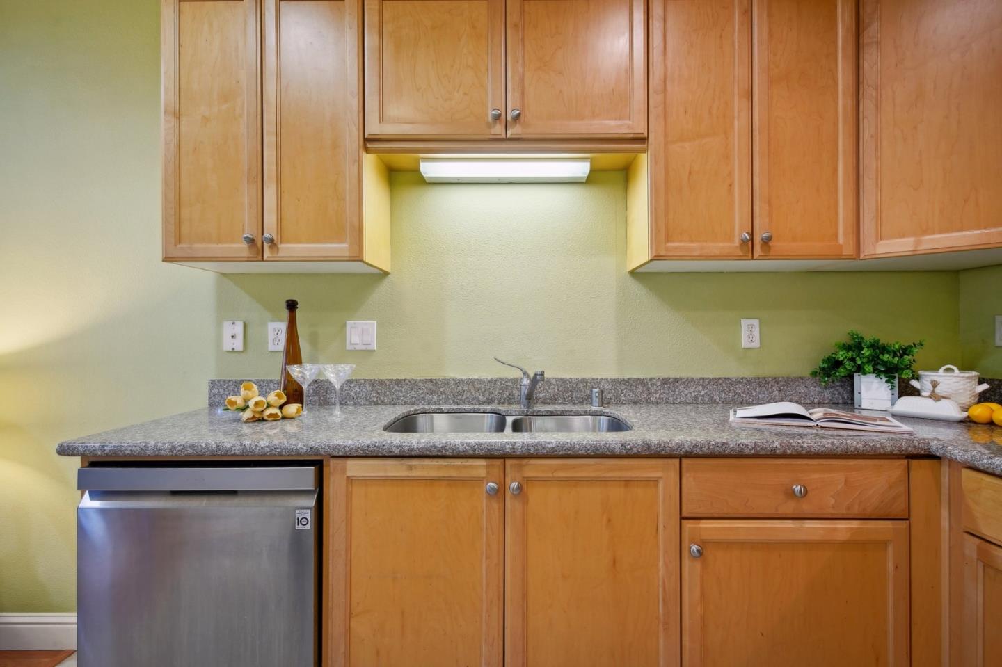 Detail Gallery Image 13 of 27 For 88 N Jackson Ave #118,  San Jose,  CA 95116 - 3 Beds | 2 Baths