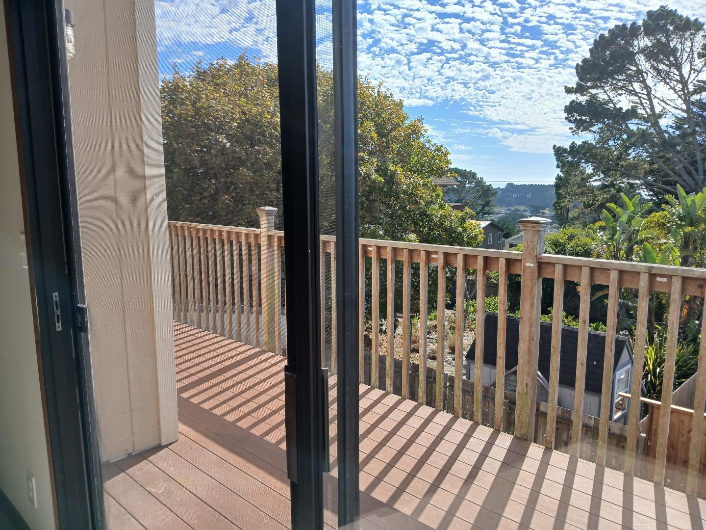 Detail Gallery Image 16 of 34 For 630 Buena Vista St, Moss Beach,  CA 94038 - 4 Beds | 3 Baths