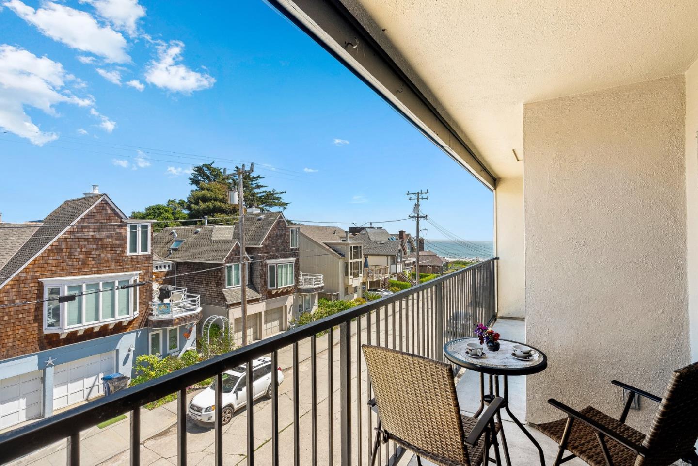 Detail Gallery Image 5 of 16 For 220 Atlantic Ave #310,  Santa Cruz,  CA 95062 - 1 Beds | 1 Baths