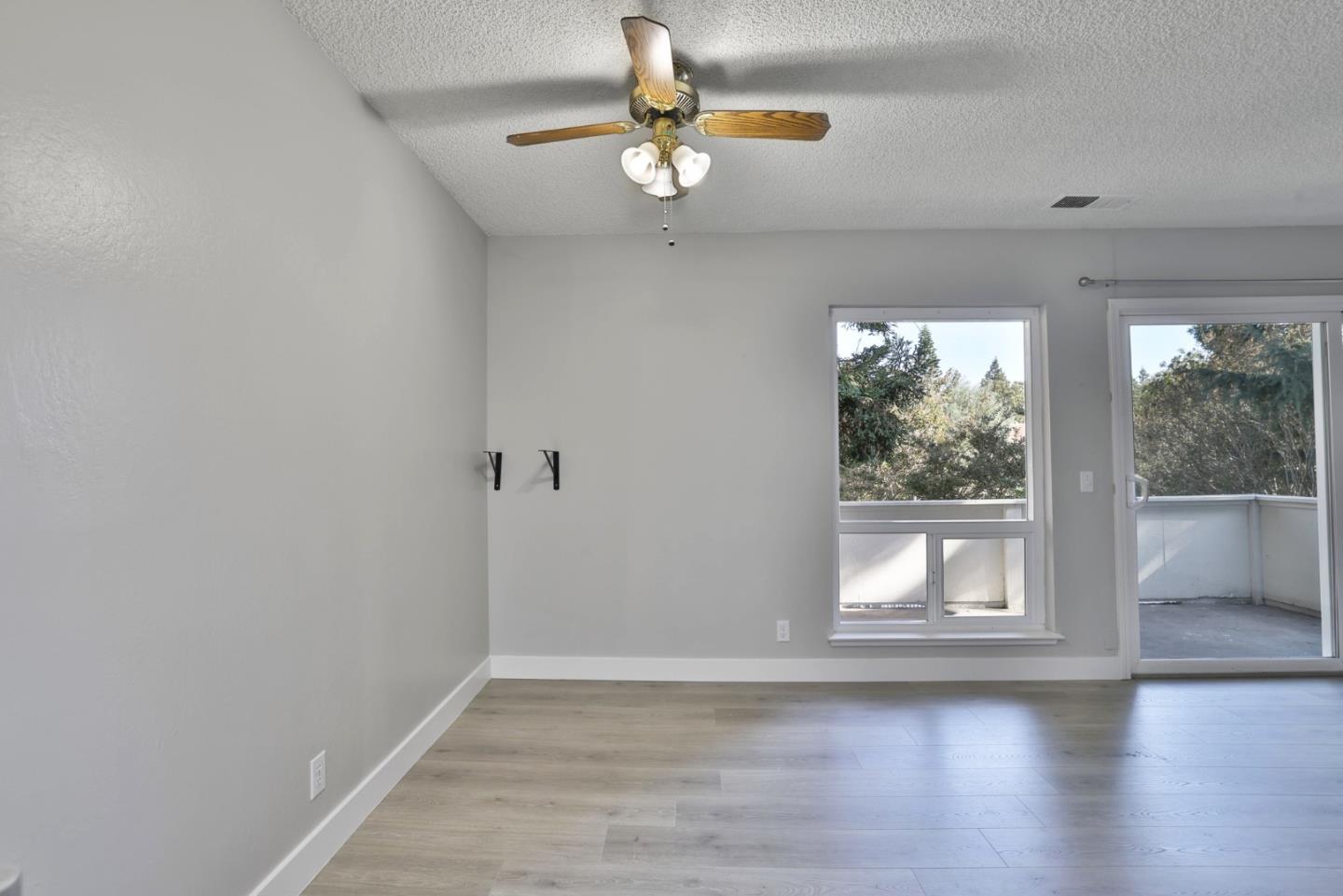 Detail Gallery Image 11 of 27 For 785 N Fair Oaks Ave #4,  Sunnyvale,  CA 94085 - 2 Beds | 1 Baths