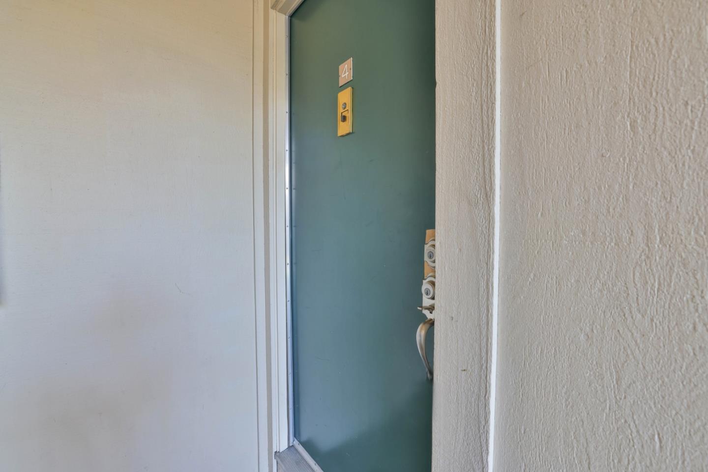 Detail Gallery Image 5 of 27 For 785 N Fair Oaks Ave #4,  Sunnyvale,  CA 94085 - 2 Beds | 1 Baths